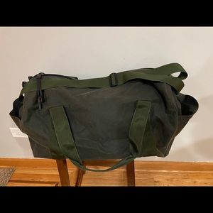 Filson Medium Field Duffle